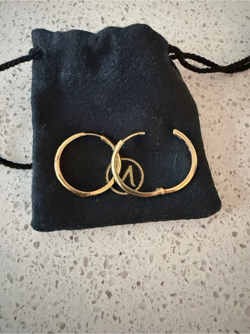 Mejuri Tube Large Hoop Earrings - Picture 3 of 6